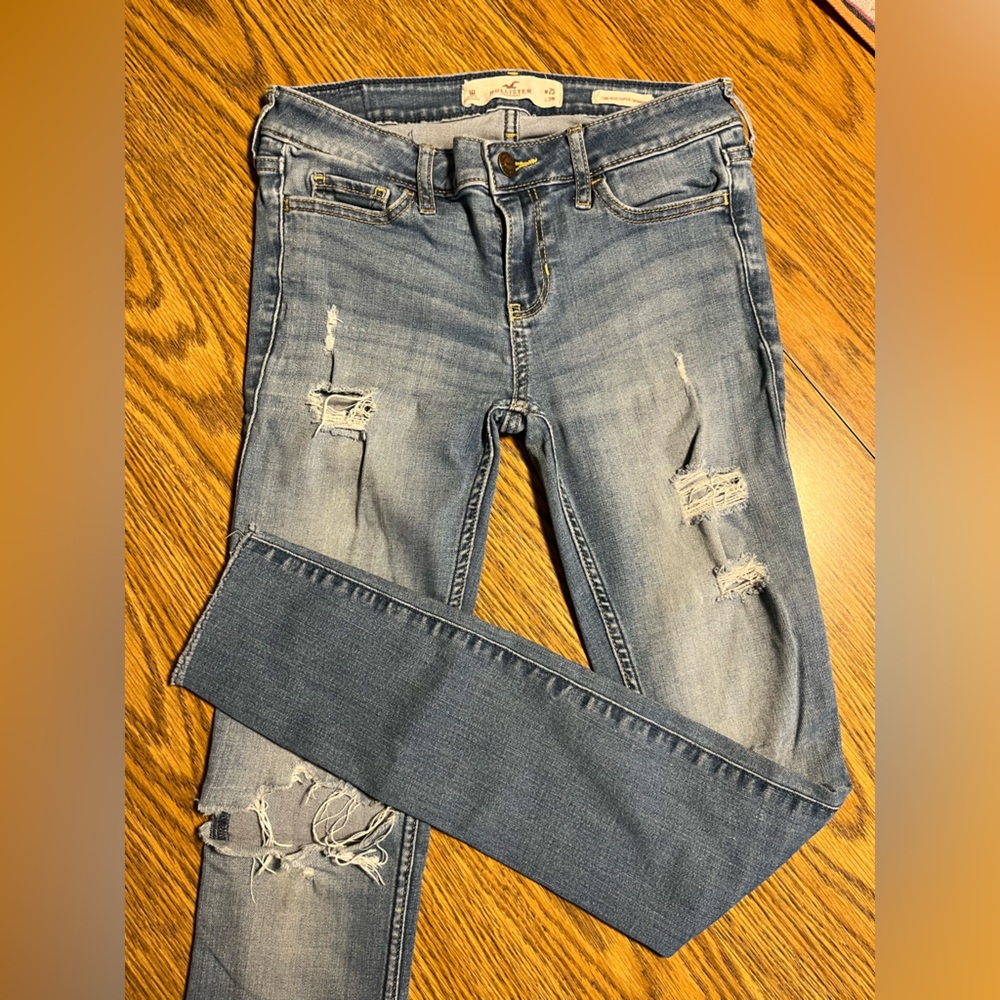 Hollister Jr. Size 1 Distressed Skinny Jeans